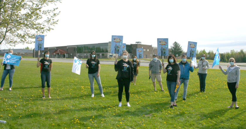 Membres du Syndicat des Professionnelles et Professionnels de l’Éducation de l’Estrie (CSQ), employés au Centre de services scolaire des Hauts-Cantons