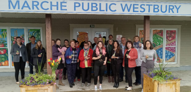 Hédonistes Westbury Marché Public texte