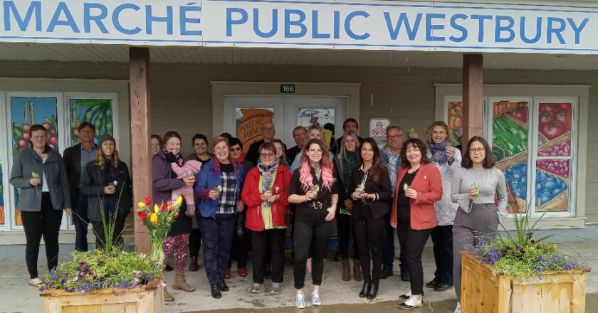 Hédonistes Westbury Marché Public texte