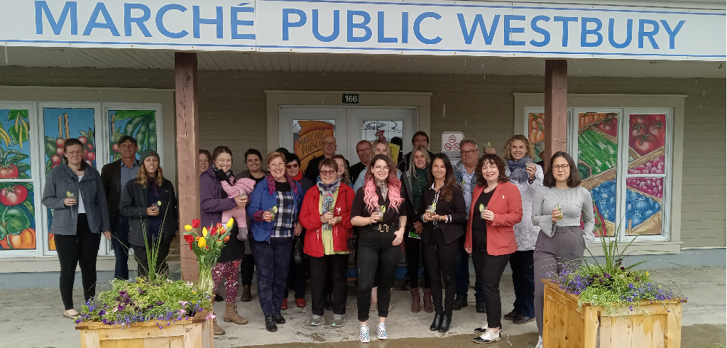 Hédonistes Westbury Marché Public texte