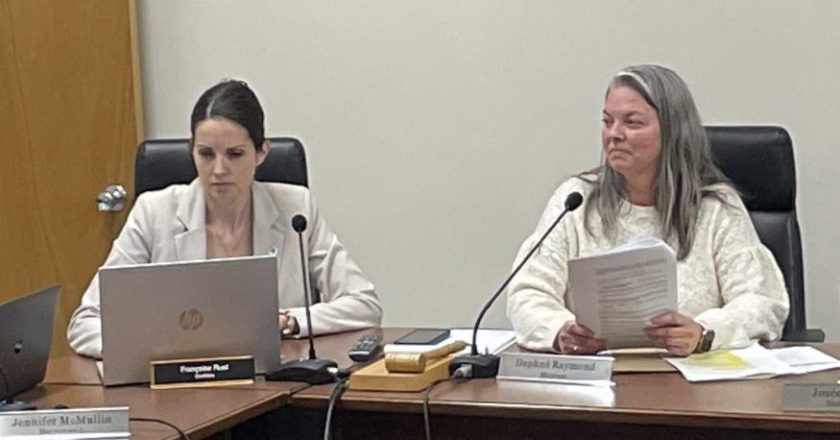 Greffière et mairesse 8 déc, SS